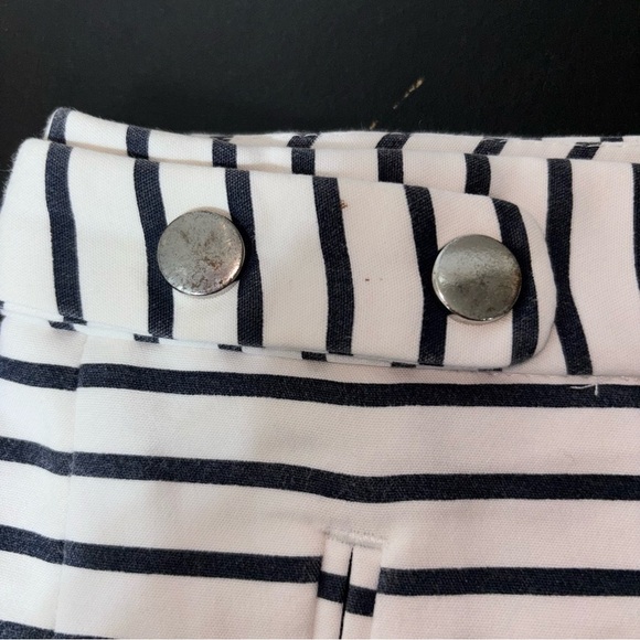 Zara Striped Women's Medium Shorts Faux Pockets Zipper Summer Beach Casual - Picture 5 of 8